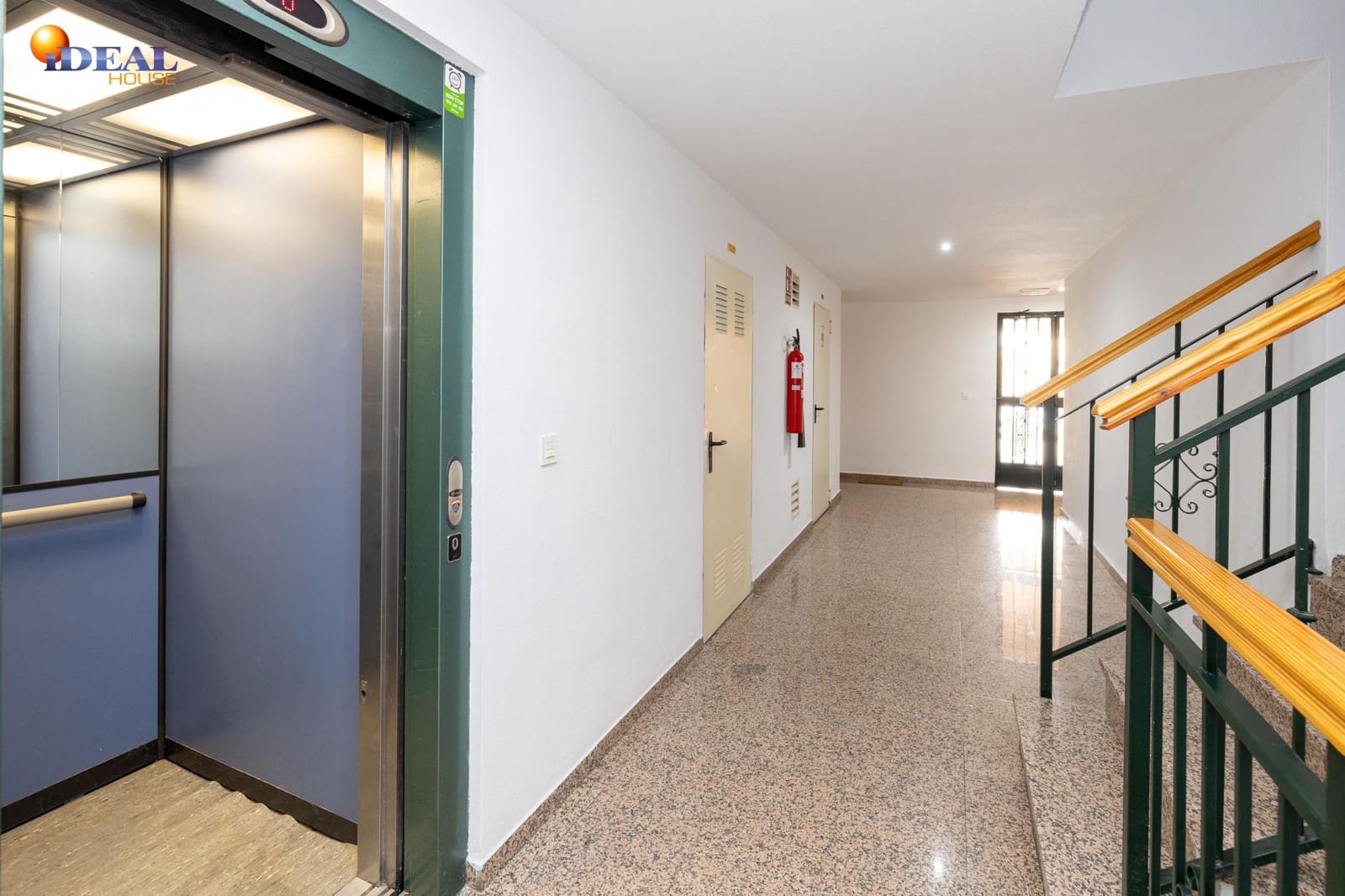 2 chambre Penthouse à vendre à Las Gabias avec garage - 169 900 € (Ref: 9434500)