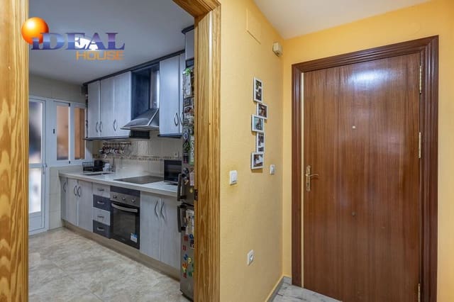 Piso de 3 habitaciones en Salobreña en venta - 204.000 € (Ref: 9434501)
