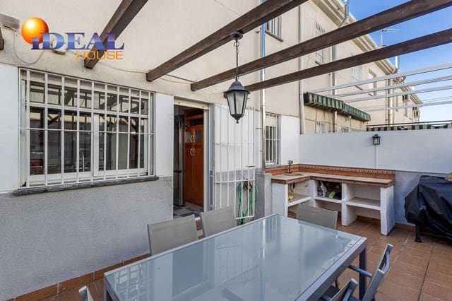 Casa de 3 habitaciones en Cúllar Vega en venta con garaje - 219.000 € (Ref: 9434502)