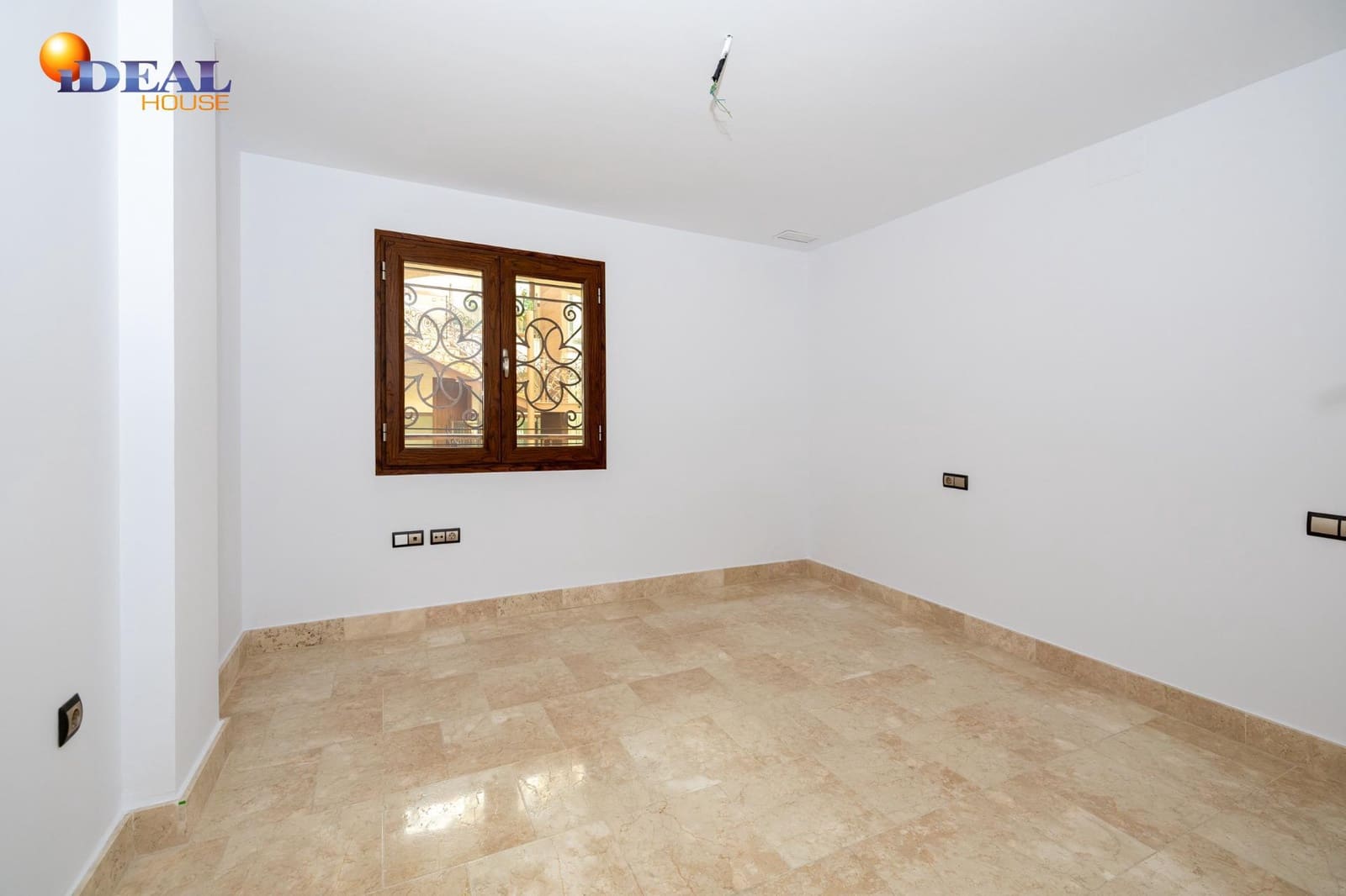 3 bedroom Flat for sale in Bailen with garage - € 266,060 (Ref: 9434505)