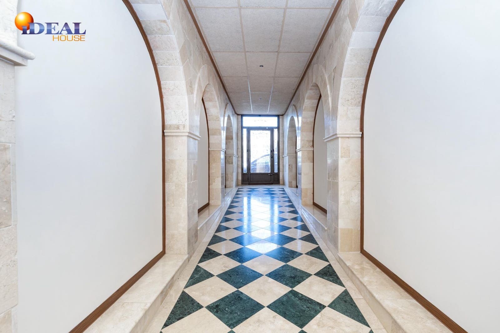 3 bedroom Flat for sale in Bailen with garage - € 266,060 (Ref: 9434505)