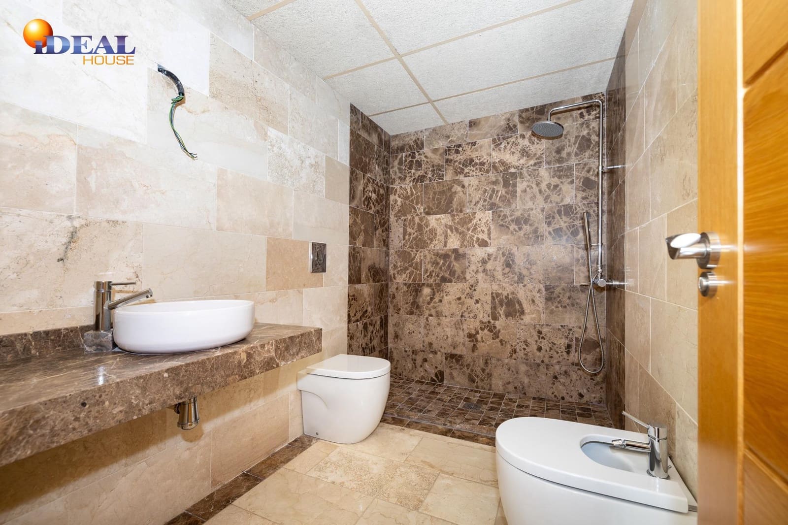 3 bedroom Flat for sale in Bailen with garage - € 266,060 (Ref: 9434505)