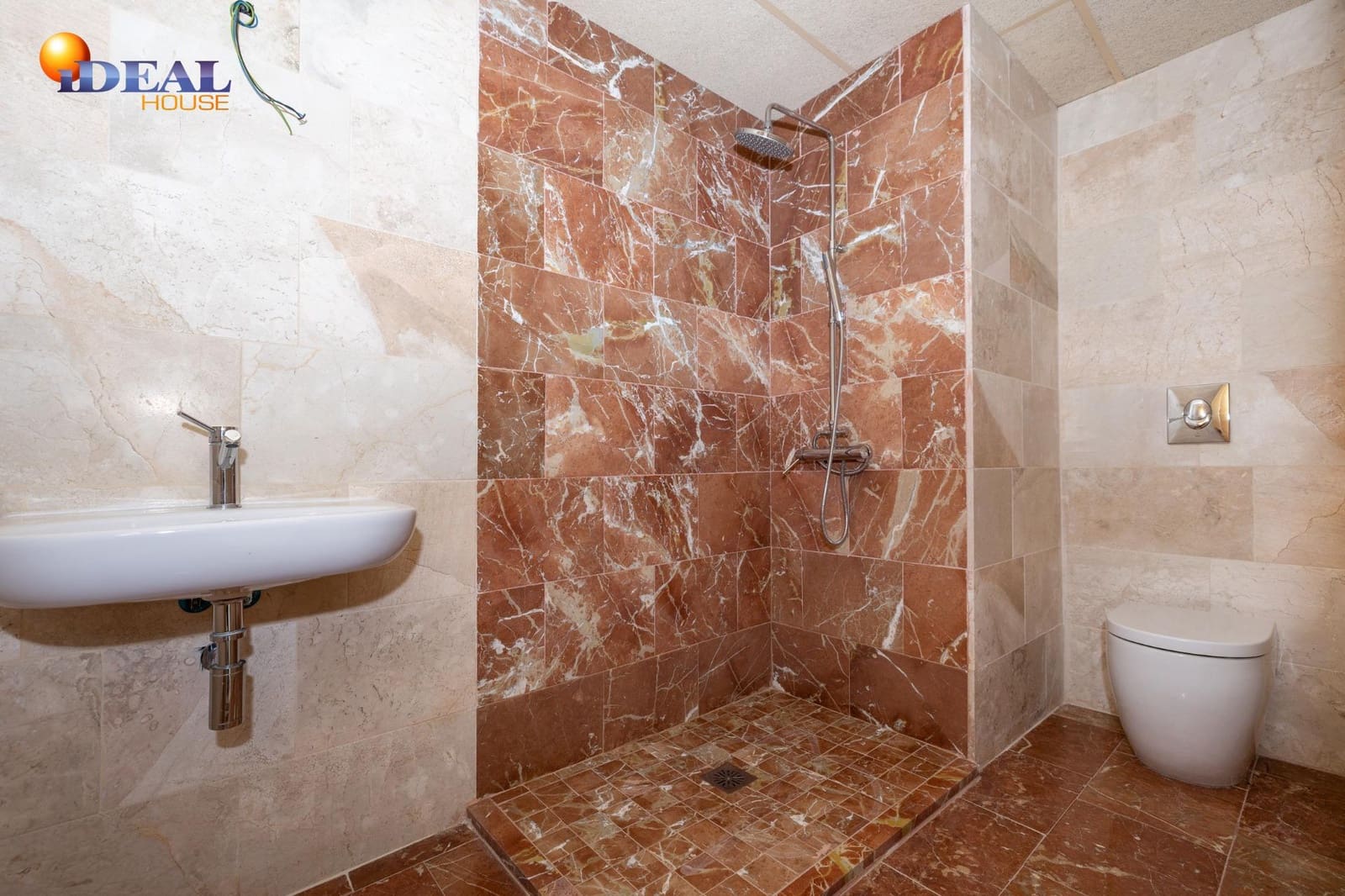 3 bedroom Flat for sale in Bailen with garage - € 266,060 (Ref: 9434505)