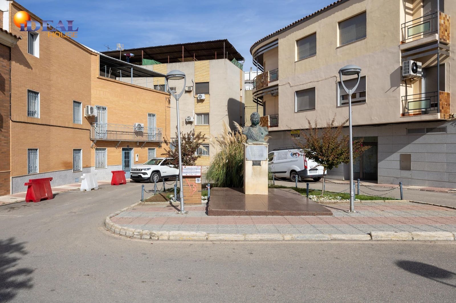 3 bedroom Flat for sale in Bailen with garage - € 266,060 (Ref: 9434505)