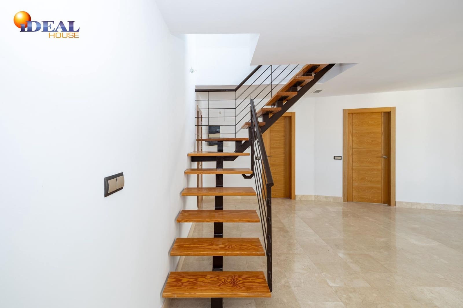 2 bedroom Apartment for sale in Bailen with garage - € 253,340 (Ref: 9434506)