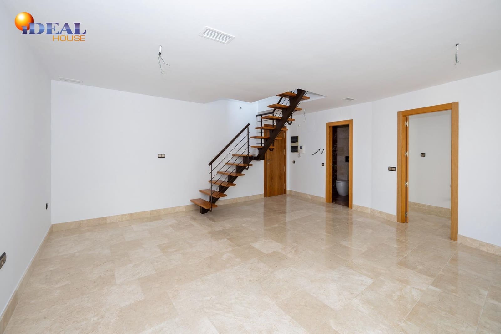 2 bedroom Apartment for sale in Bailen with garage - € 253,340 (Ref: 9434506)