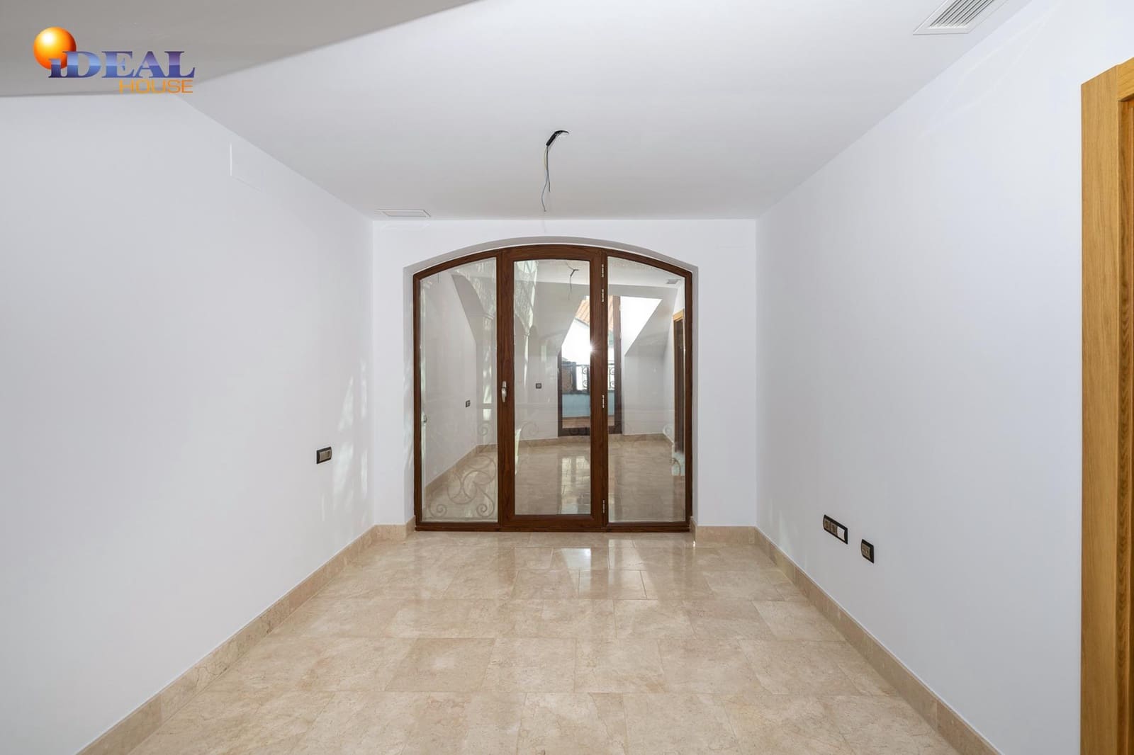 2 bedroom Apartment for sale in Bailen with garage - € 253,340 (Ref: 9434506)