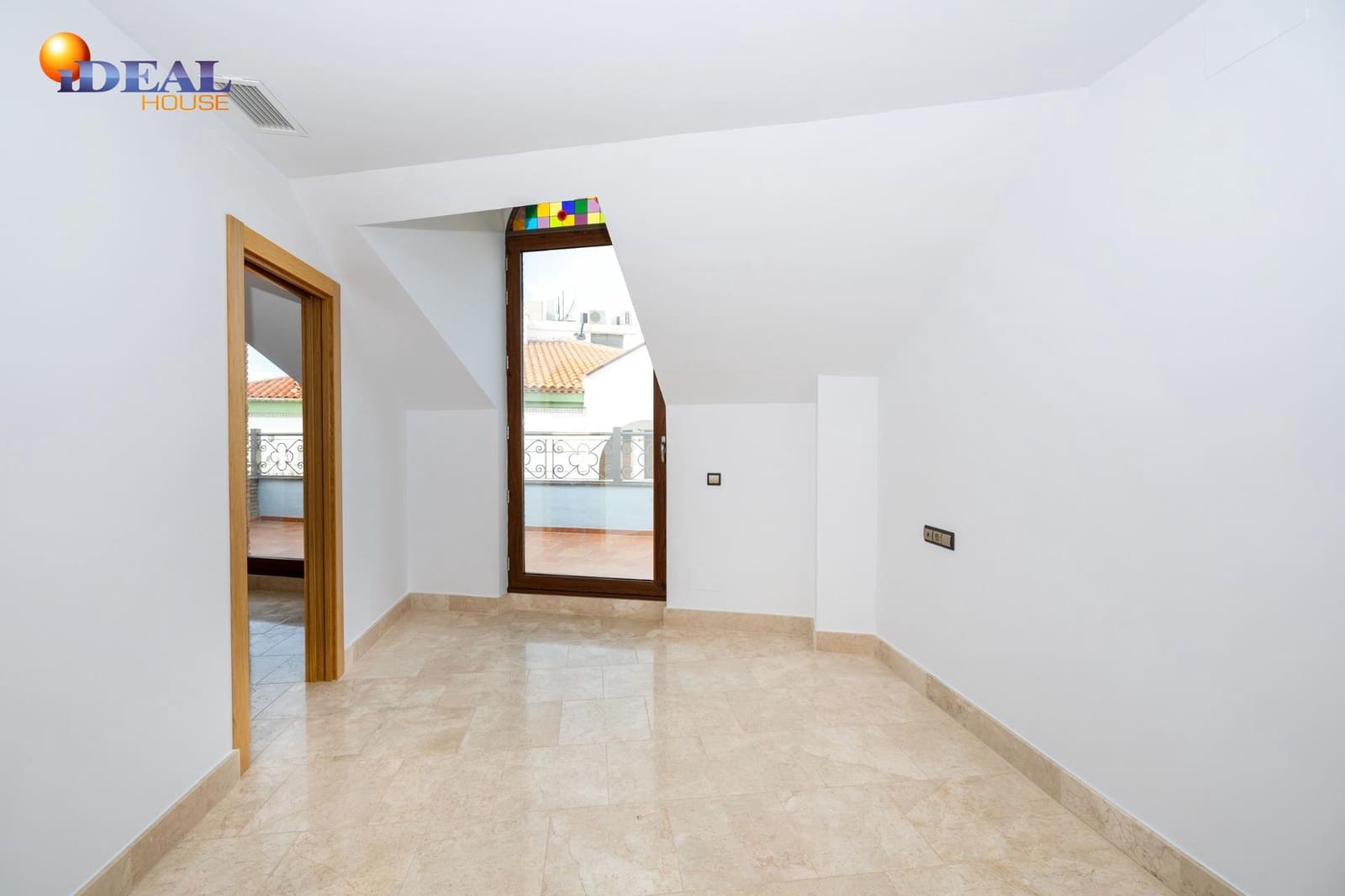 2 bedroom Apartment for sale in Bailen with garage - € 253,340 (Ref: 9434506)