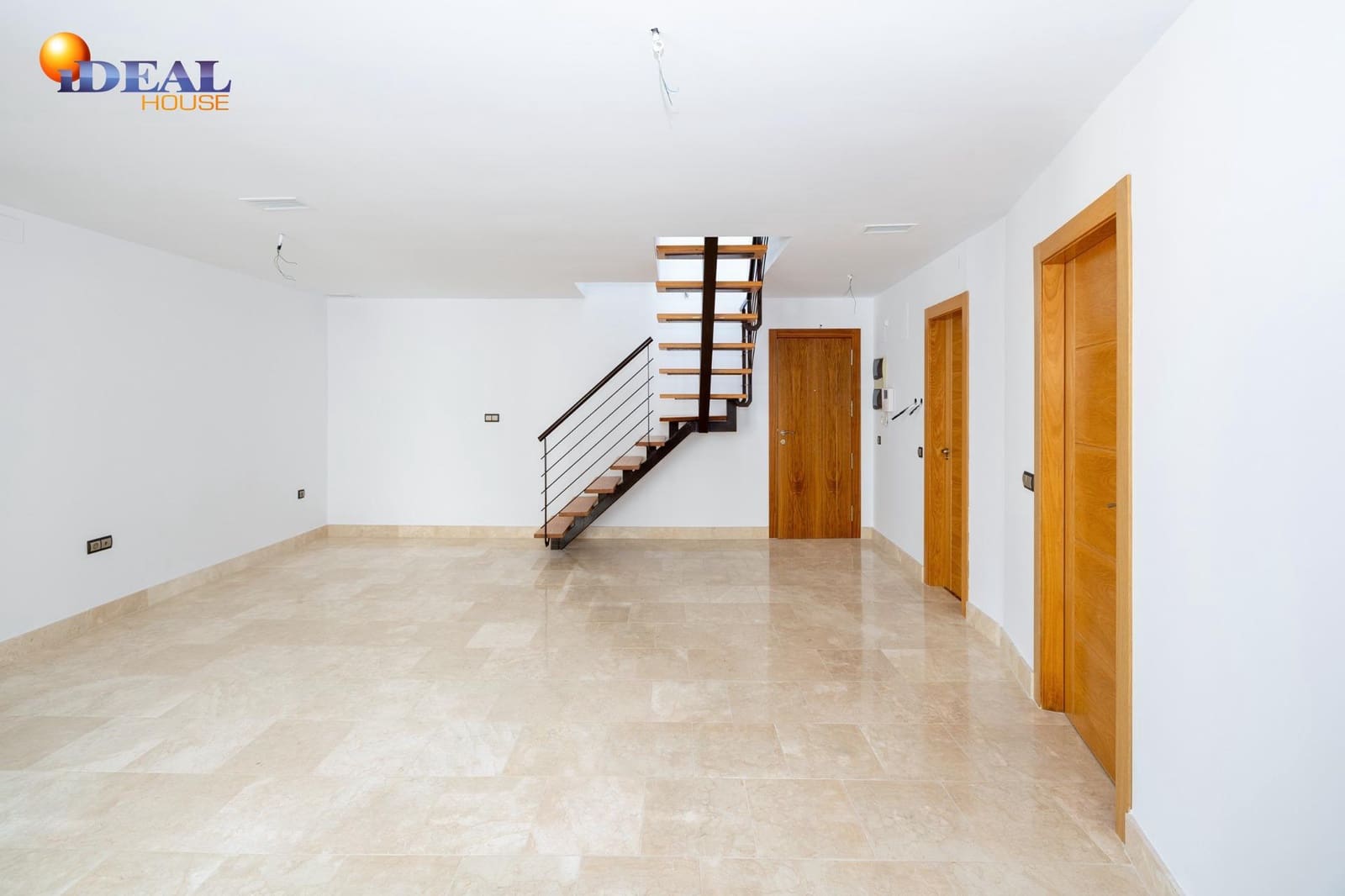 2 bedroom Apartment for sale in Bailen with garage - € 253,340 (Ref: 9434506)