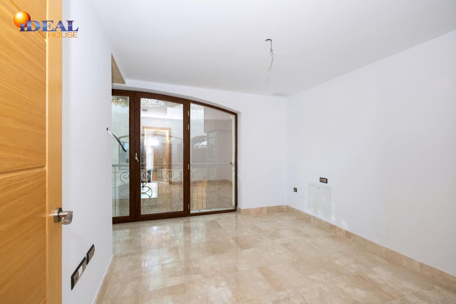 2 bedroom Apartment for sale in Bailen with garage - € 253,340 (Ref: 9434506)