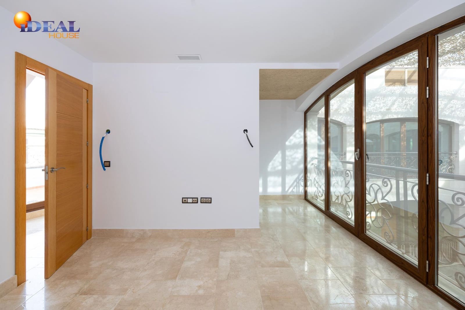 2 bedroom Apartment for sale in Bailen with garage - € 253,340 (Ref: 9434506)