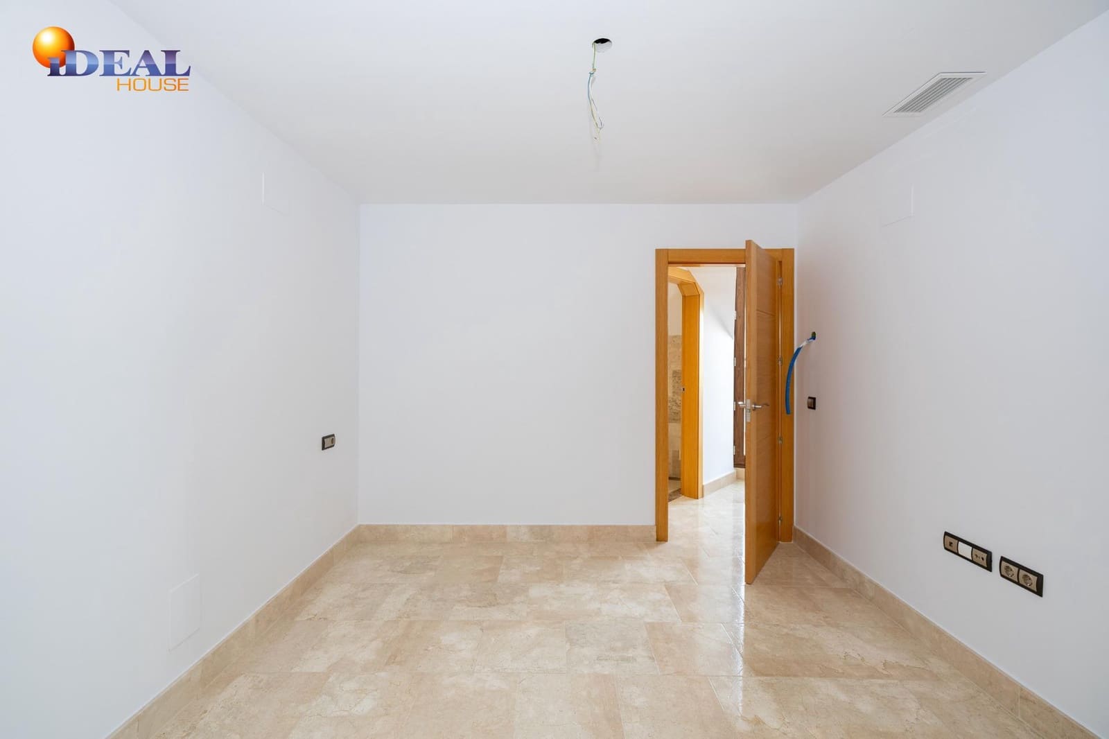 2 bedroom Apartment for sale in Bailen with garage - € 253,340 (Ref: 9434506)