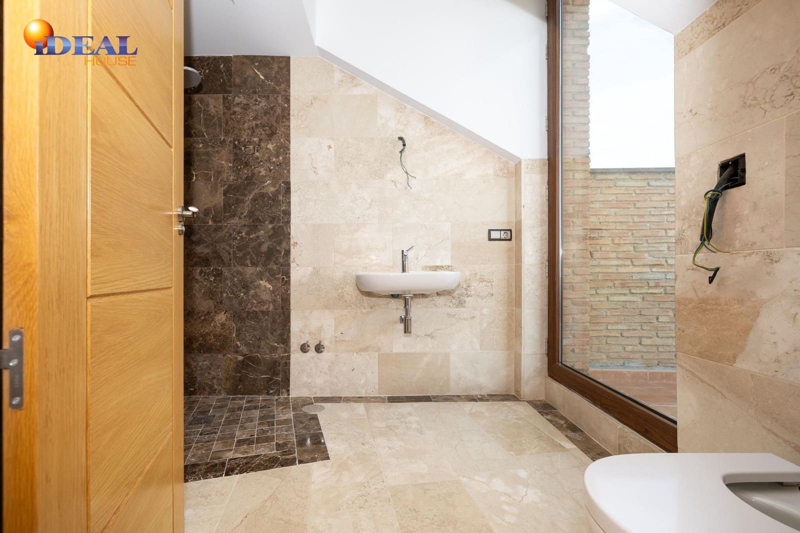 2 bedroom Apartment for sale in Bailen with garage - € 253,340 (Ref: 9434506)