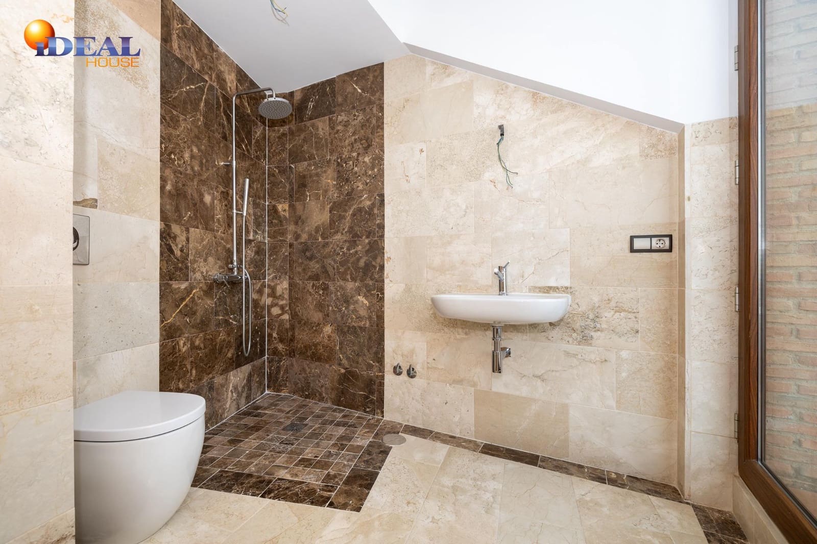 2 bedroom Apartment for sale in Bailen with garage - € 253,340 (Ref: 9434506)