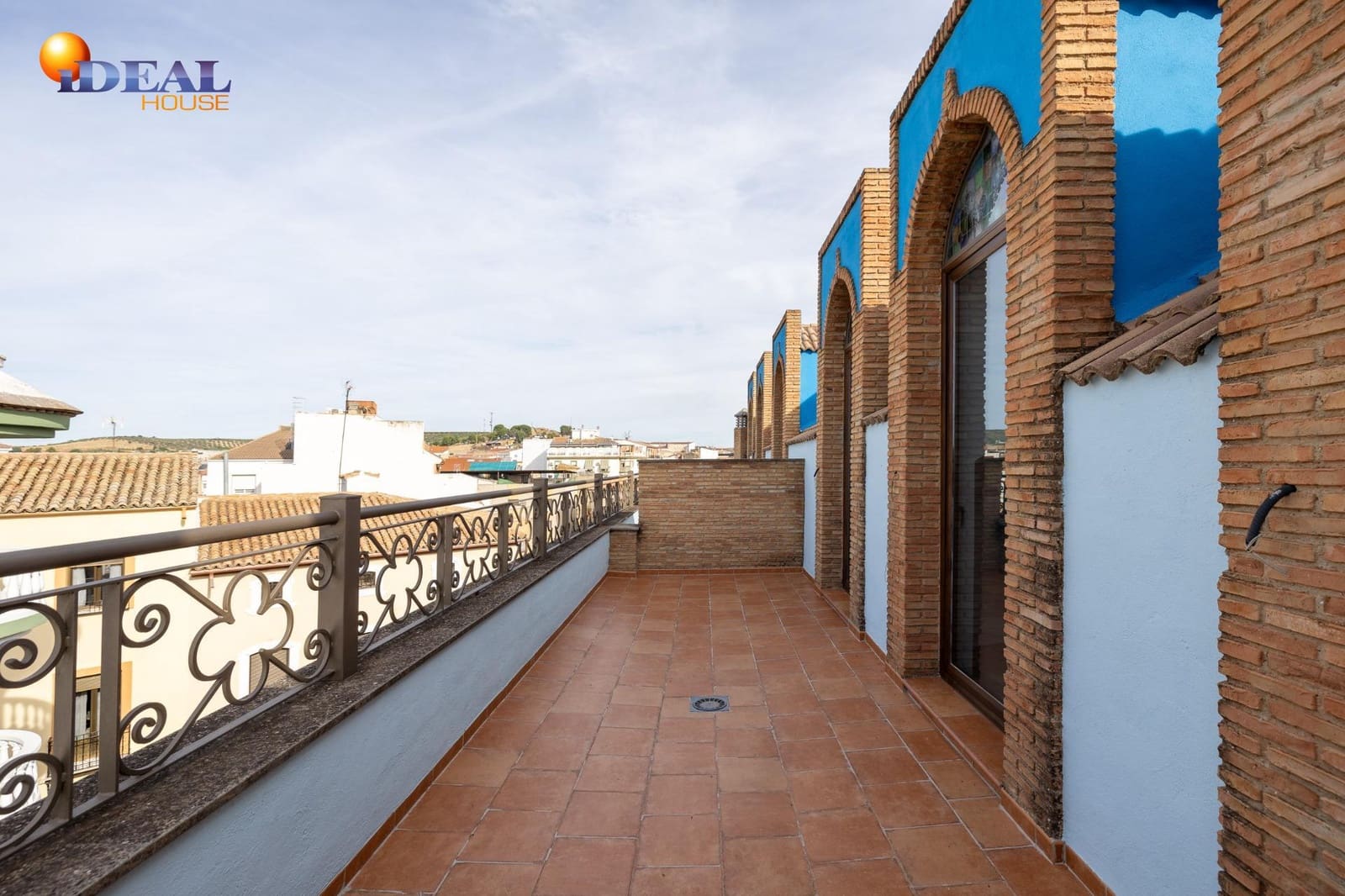 2 bedroom Apartment for sale in Bailen with garage - € 253,340 (Ref: 9434506)