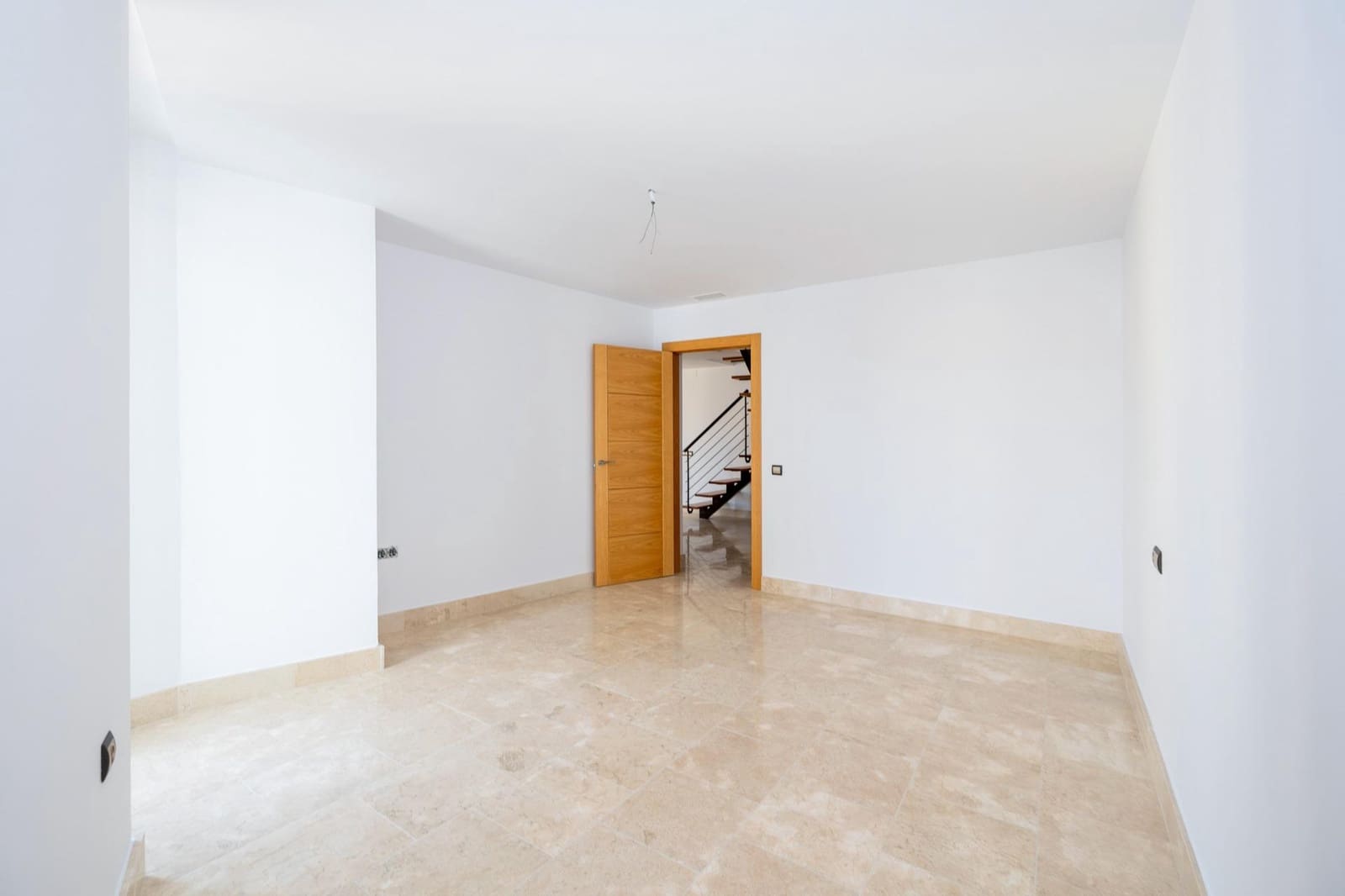 3 bedroom Apartment for sale in Bailen with garage - € 373,120 (Ref: 9434507)