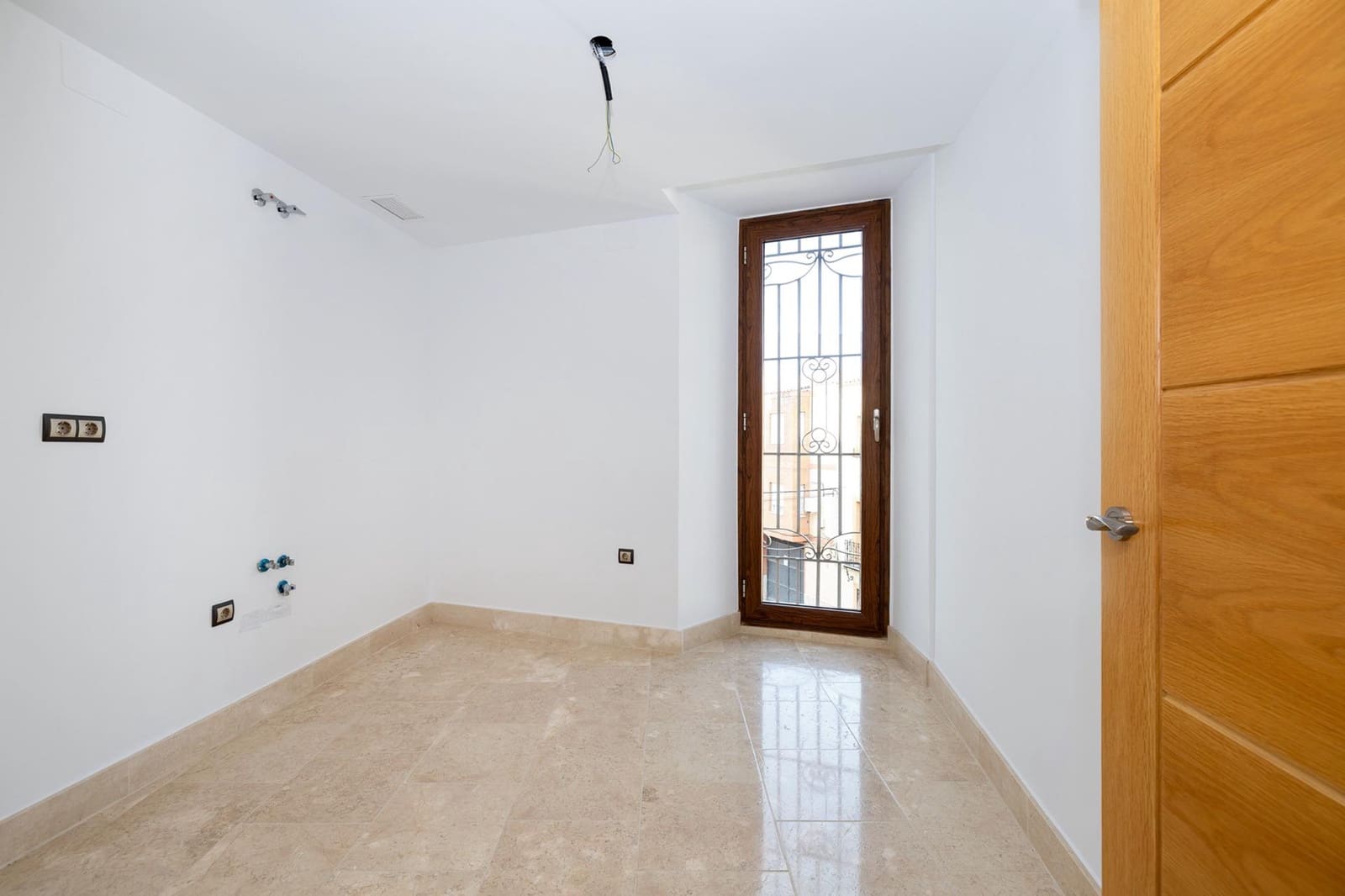 3 bedroom Apartment for sale in Bailen with garage - € 373,120 (Ref: 9434507)
