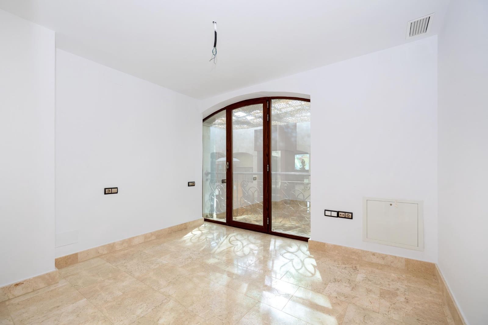 3 bedroom Apartment for sale in Bailen with garage - € 373,120 (Ref: 9434507)