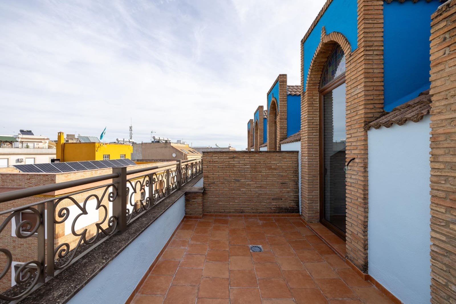 3 bedroom Apartment for sale in Bailen with garage - € 373,120 (Ref: 9434507)