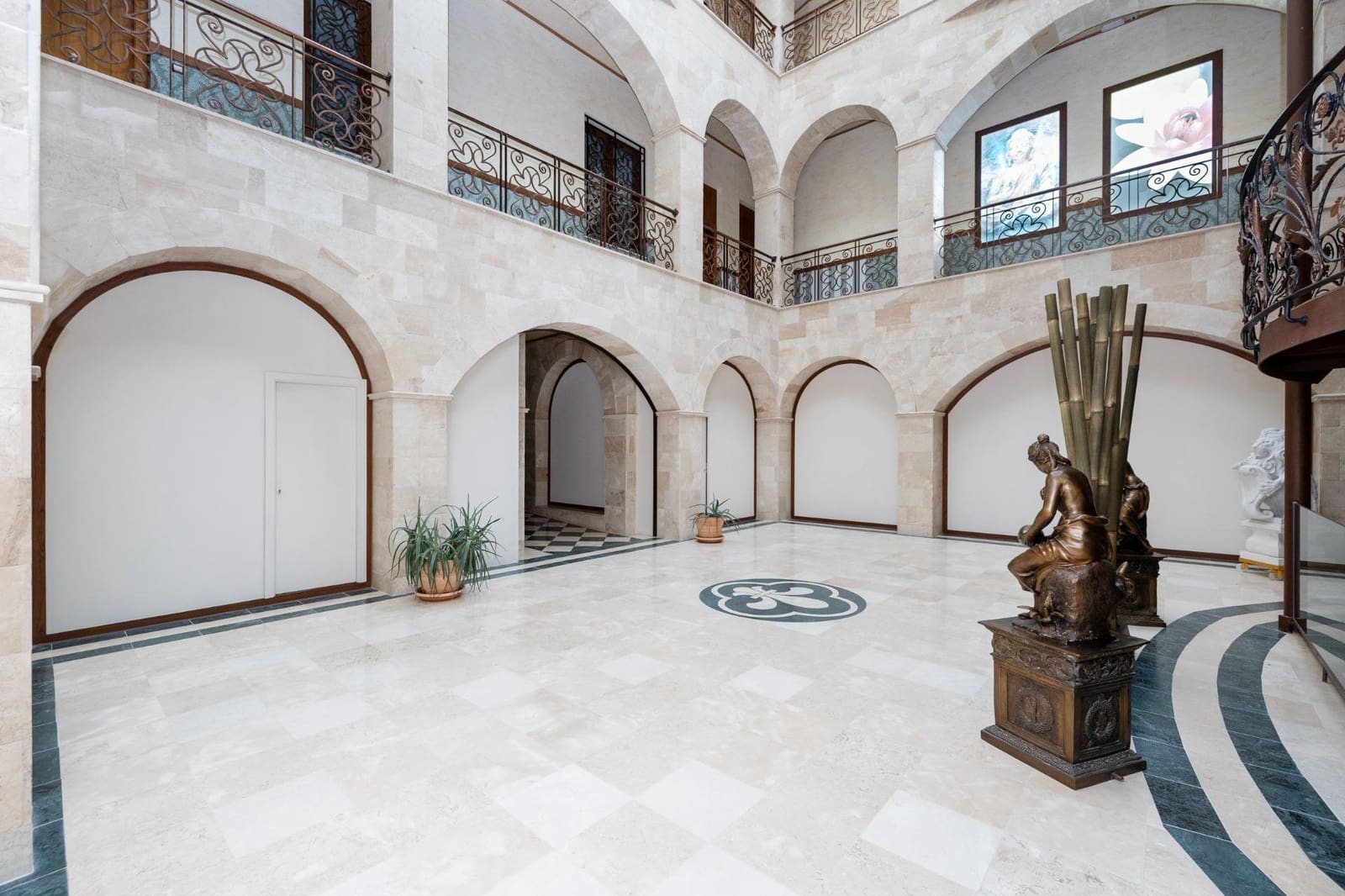 3 bedroom Apartment for sale in Bailen with garage - € 373,120 (Ref: 9434507)