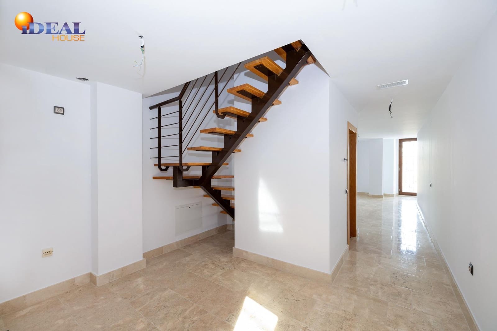 2 bedroom Apartment for sale in Bailen with garage - € 241,680 (Ref: 9434508)