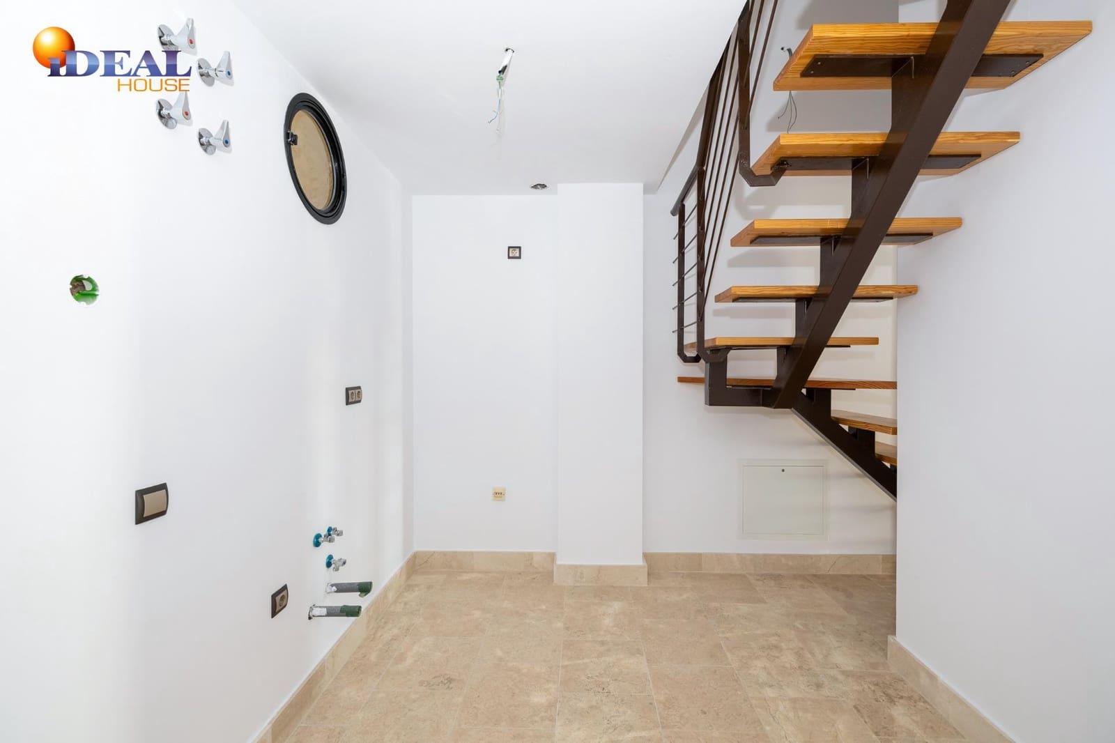 2 bedroom Apartment for sale in Bailen with garage - € 241,680 (Ref: 9434508)