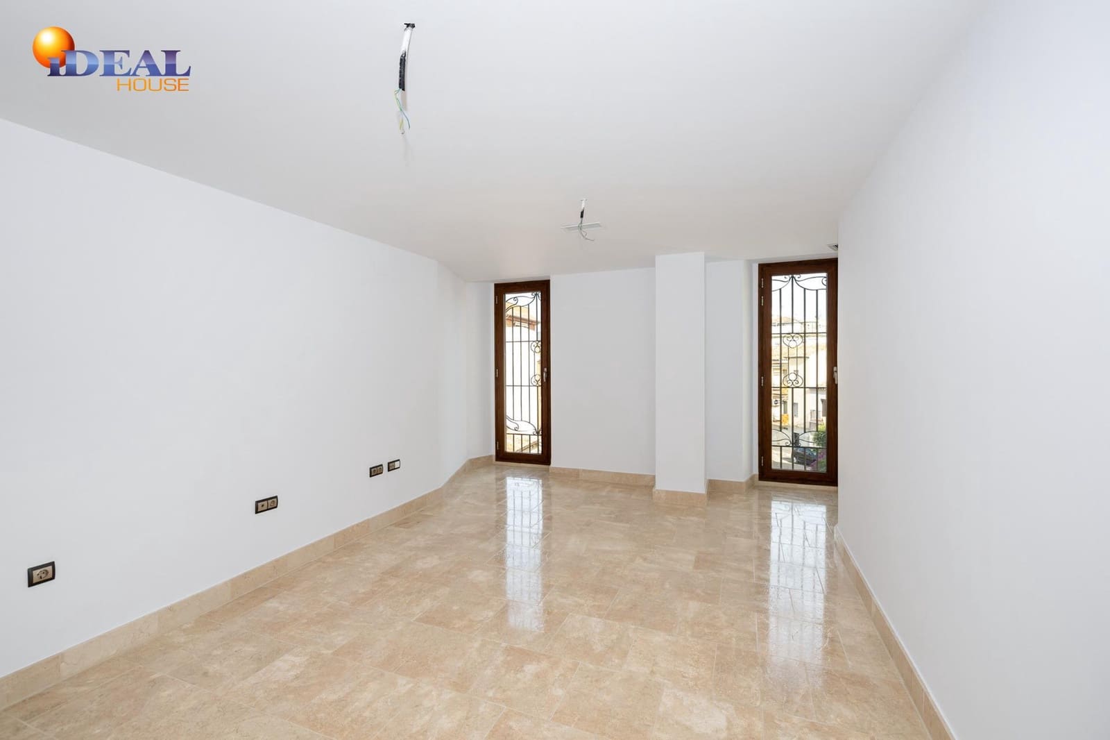 2 bedroom Apartment for sale in Bailen with garage - € 241,680 (Ref: 9434508)