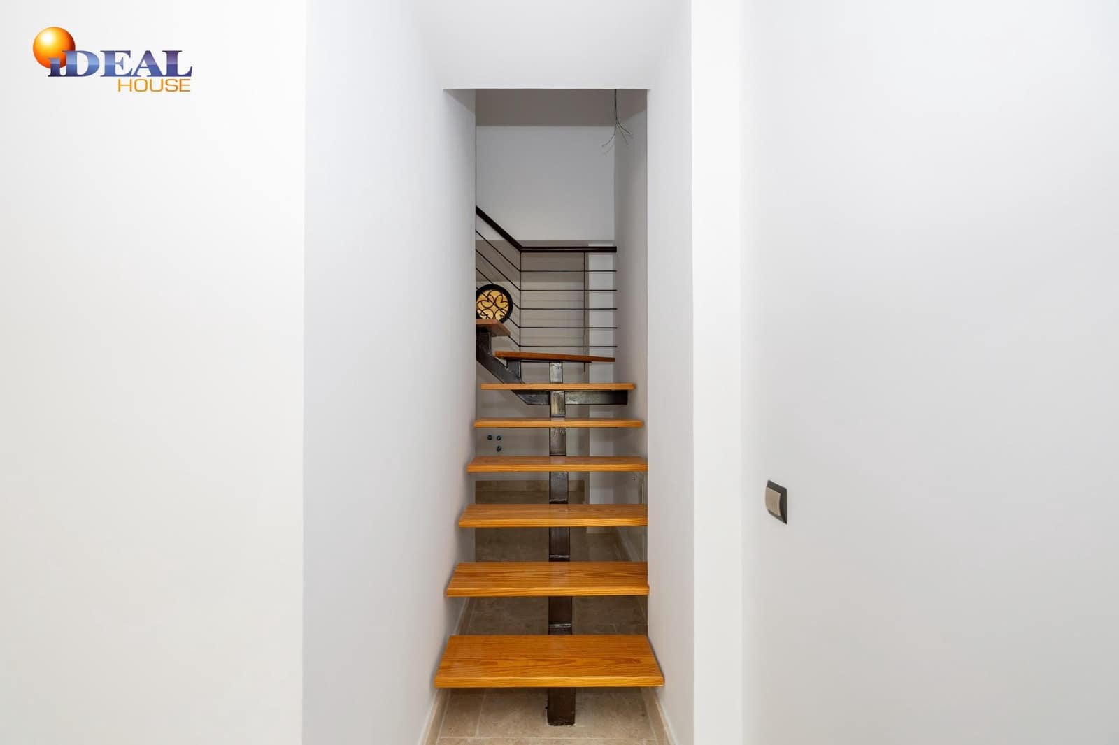 2 bedroom Apartment for sale in Bailen with garage - € 241,680 (Ref: 9434508)