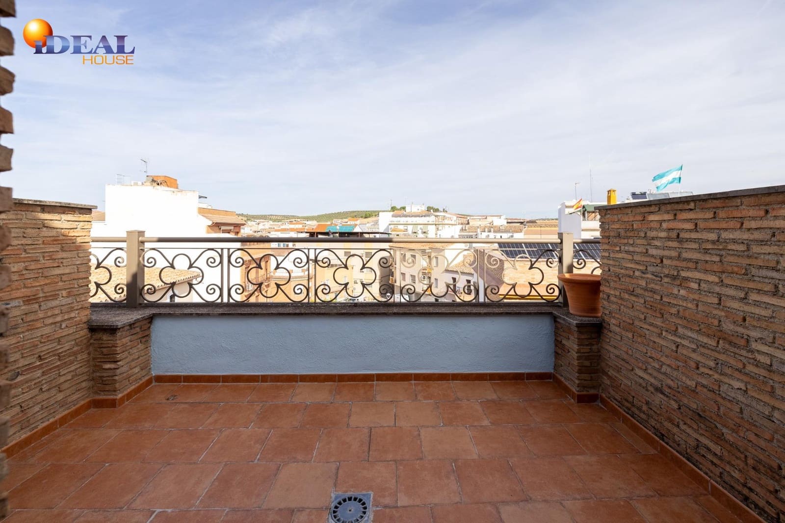 2 bedroom Apartment for sale in Bailen with garage - € 241,680 (Ref: 9434508)