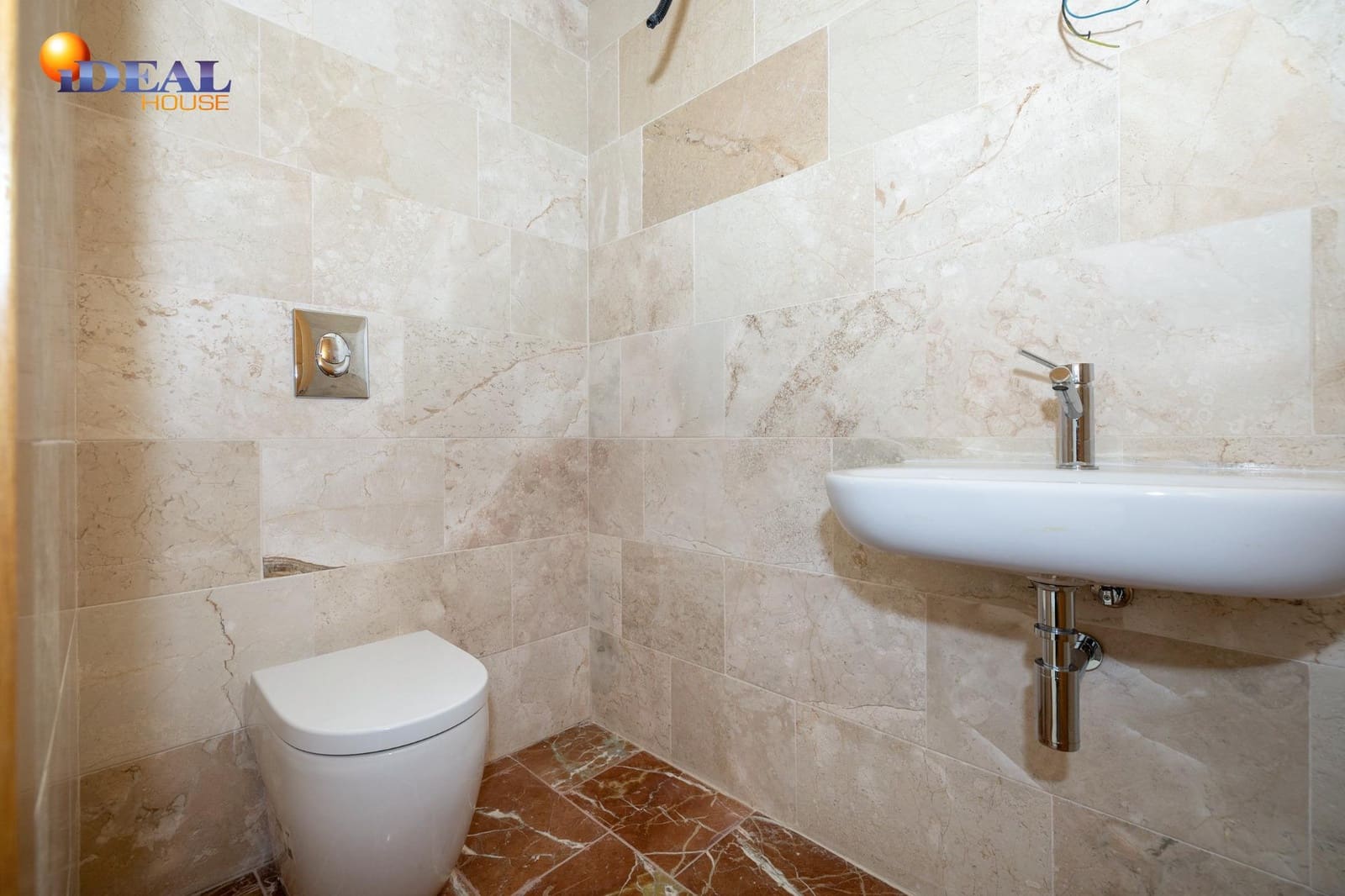 2 bedroom Apartment for sale in Bailen with garage - € 241,680 (Ref: 9434508)