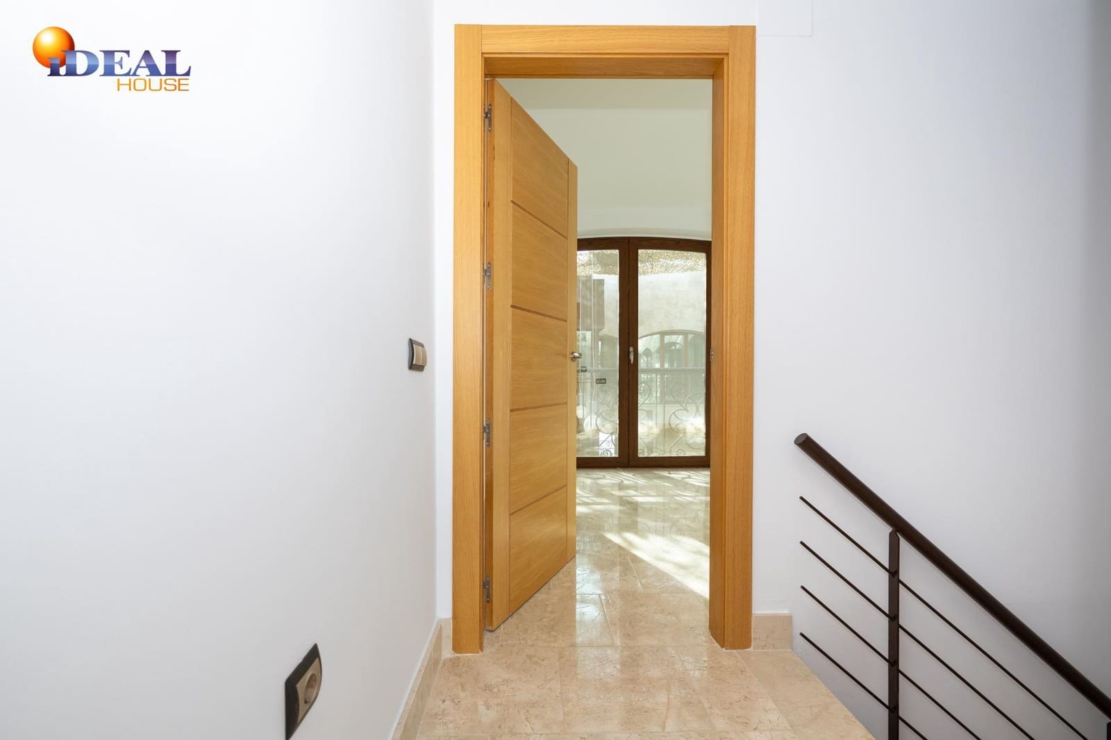 2 bedroom Apartment for sale in Bailen with garage - € 241,680 (Ref: 9434508)