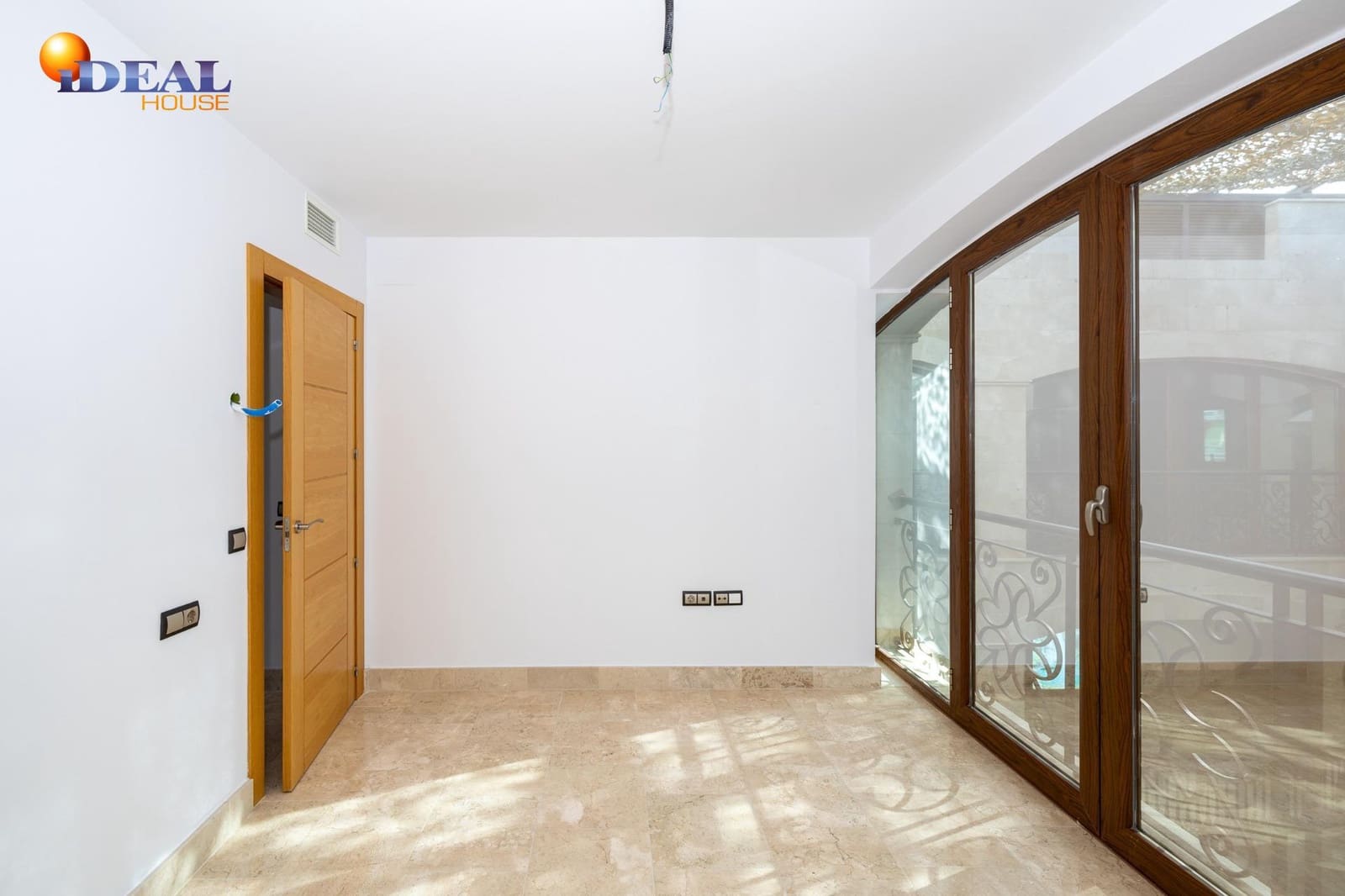 2 bedroom Apartment for sale in Bailen with garage - € 241,680 (Ref: 9434508)