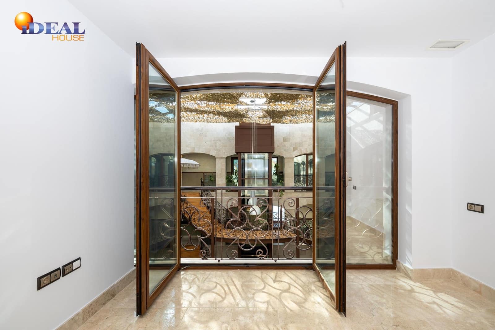 2 bedroom Apartment for sale in Bailen with garage - € 241,680 (Ref: 9434508)