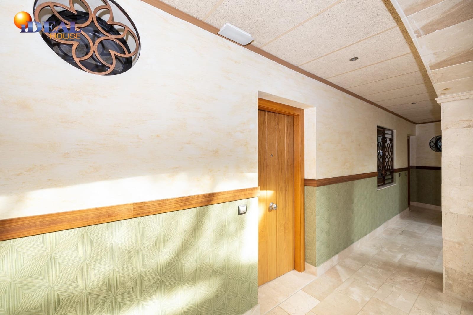 2 bedroom Apartment for sale in Bailen with garage - € 241,680 (Ref: 9434508)