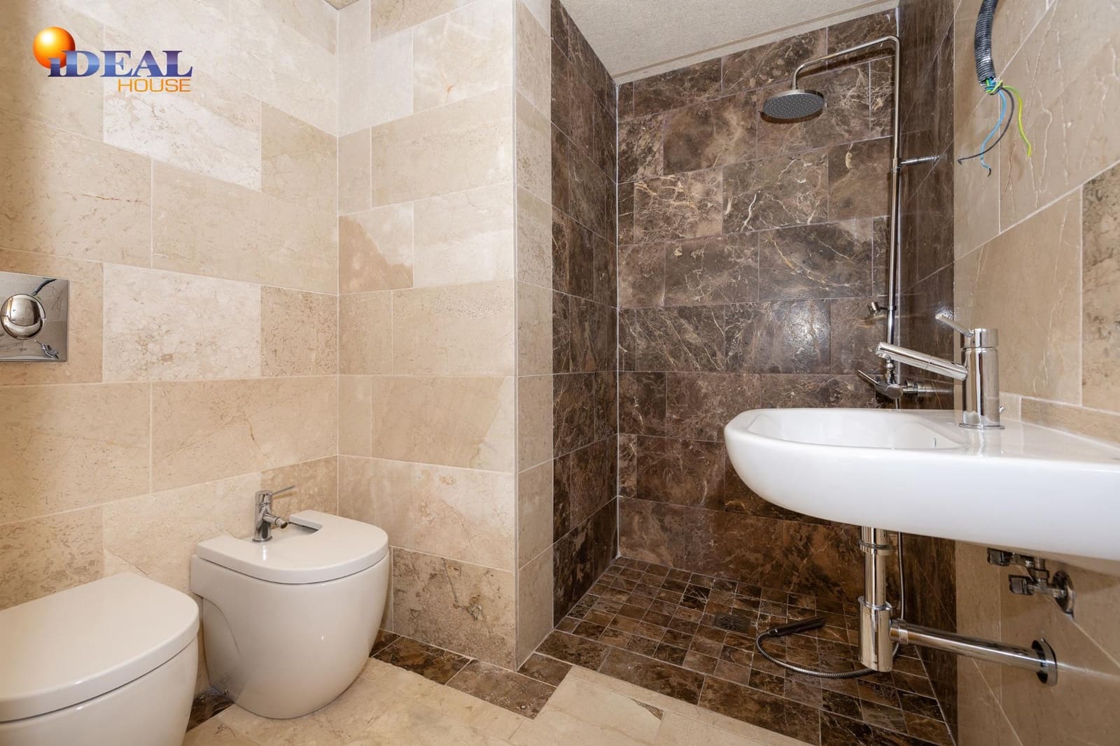 2 bedroom Apartment for sale in Bailen with garage - € 241,680 (Ref: 9434508)