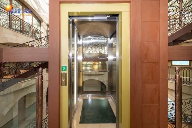 Apartamento de 2 habitaciones en Bailén en venta con garaje - 241.680 € (Ref: 9434508)