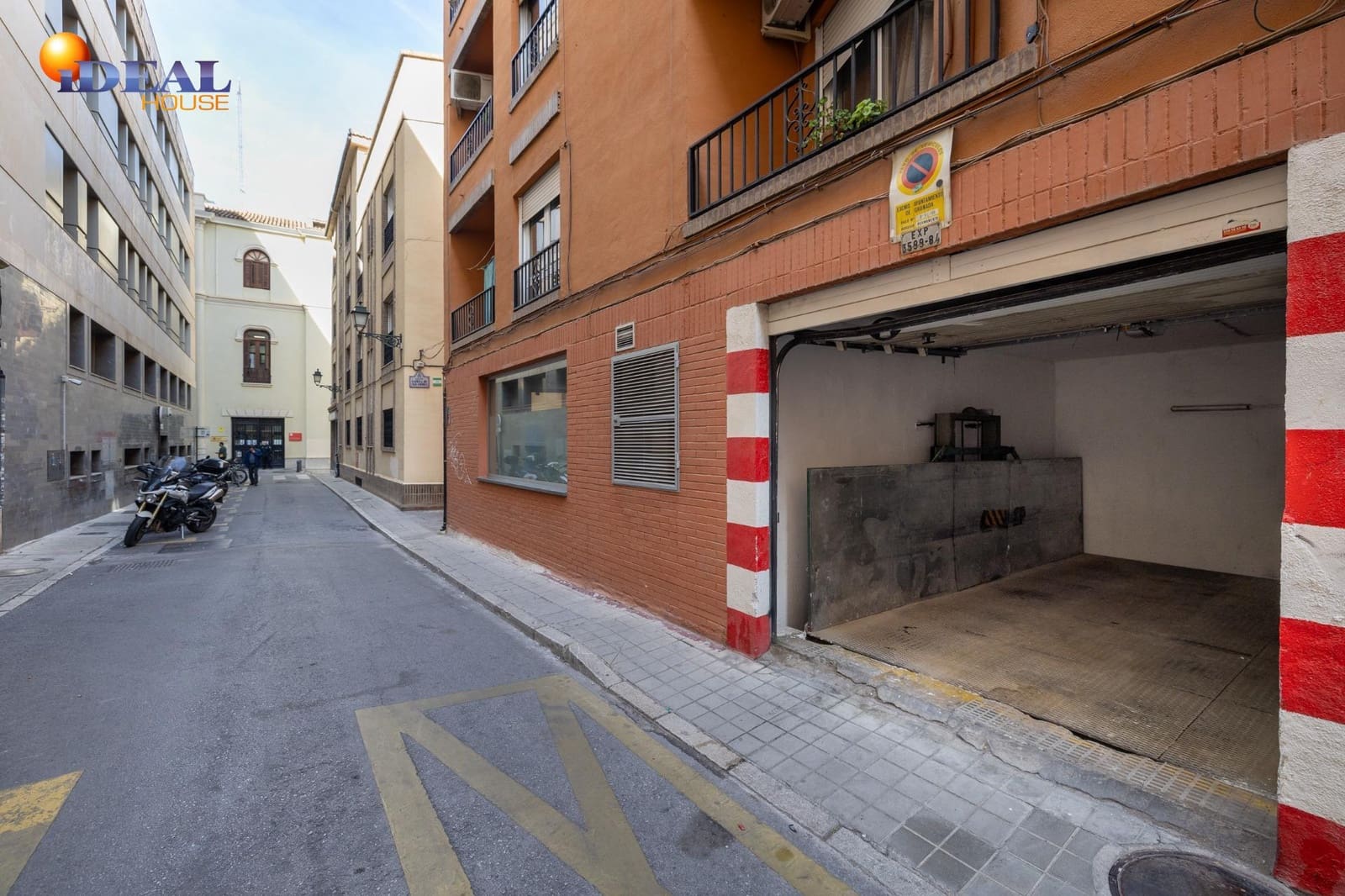 Garage for sale in Granada city - € 314,900 (Ref: 9434511)