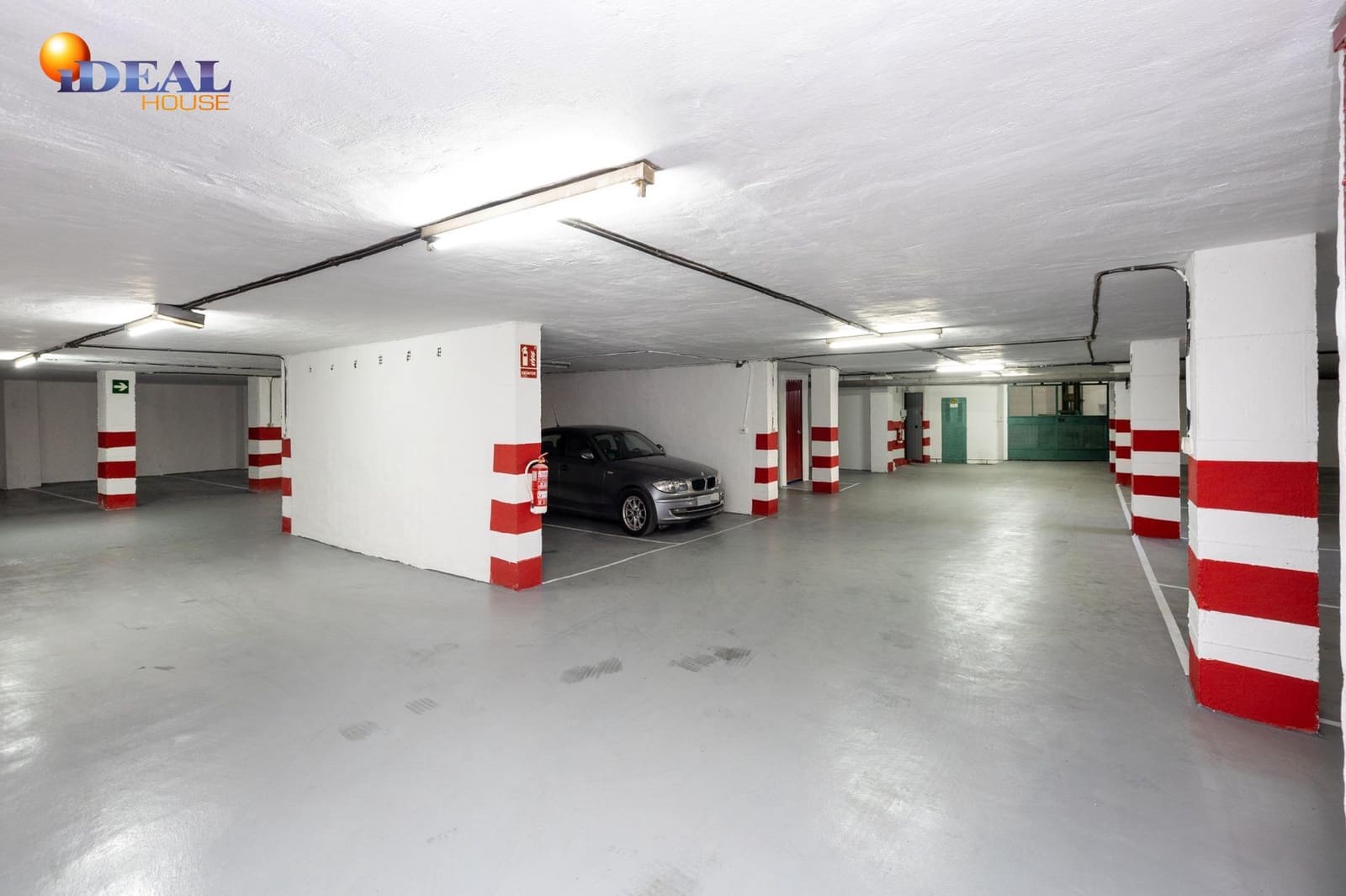 Garage for sale in Granada city - € 314,900 (Ref: 9434511)