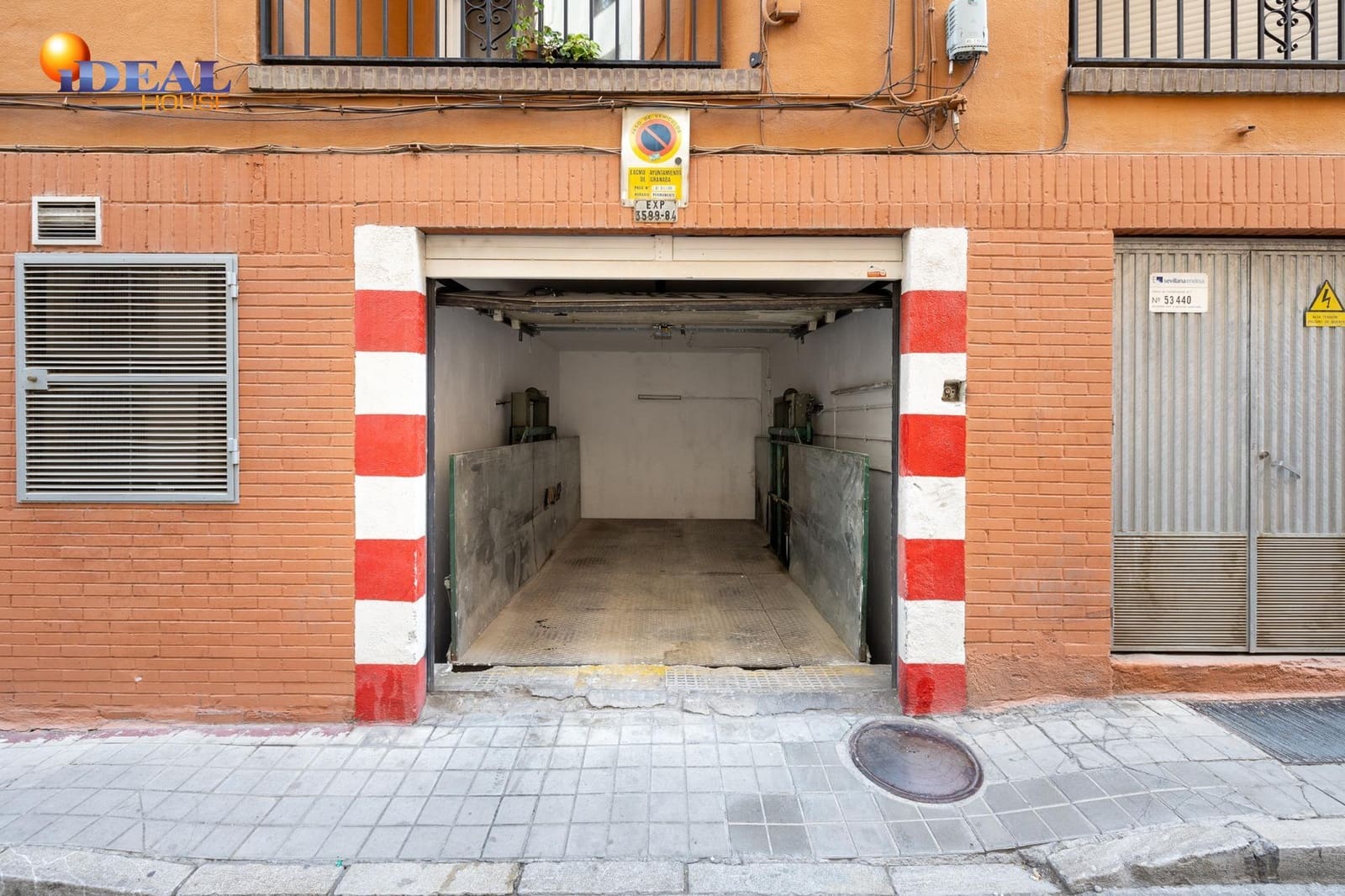 Garage for sale in Granada city - € 314,900 (Ref: 9434511)