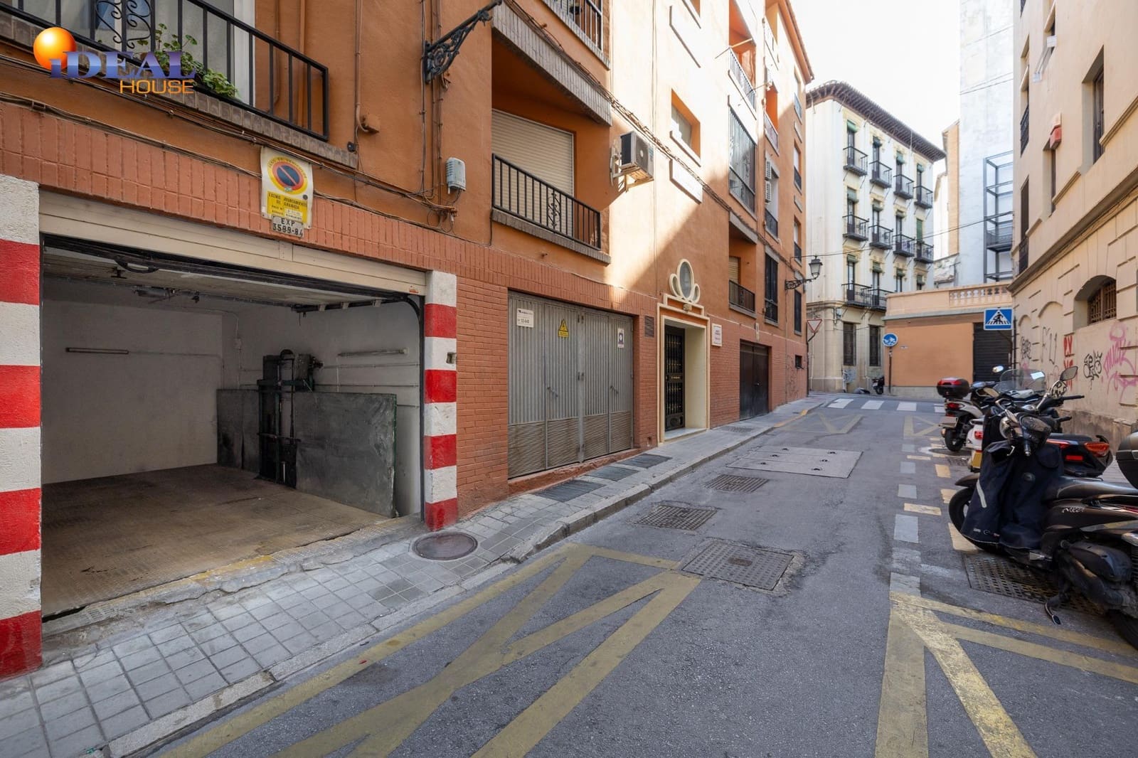 Garage for sale in Granada city - € 314,900 (Ref: 9434511)