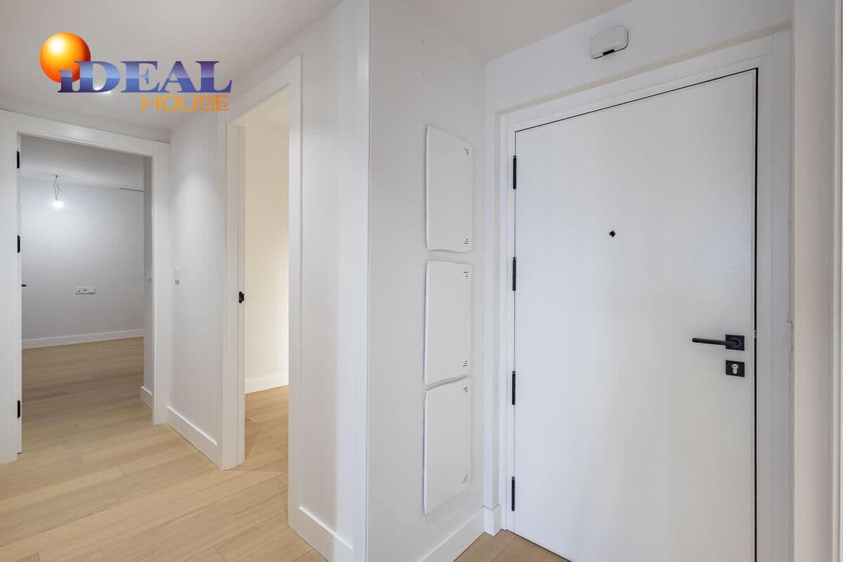 2 bedroom Flat for sale in Granada city - € 332,000 (Ref: 9434513)