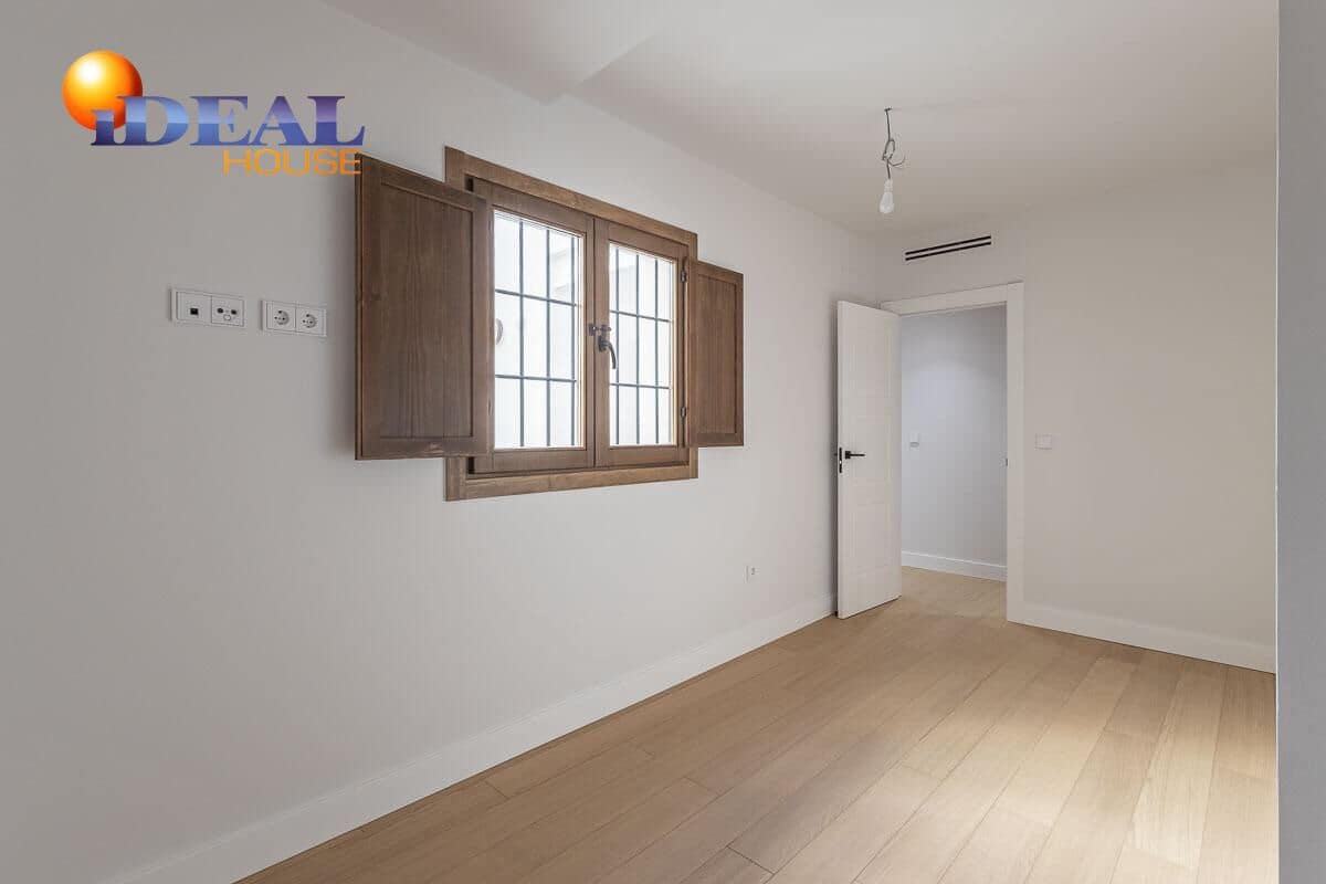 2 bedroom Flat for sale in Granada city - € 332,000 (Ref: 9434513)