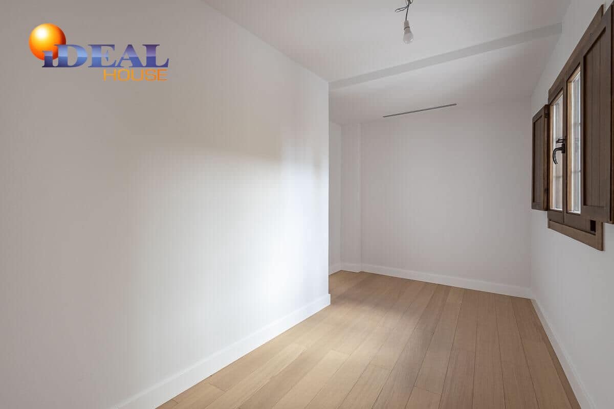 2 bedroom Flat for sale in Granada city - € 332,000 (Ref: 9434513)