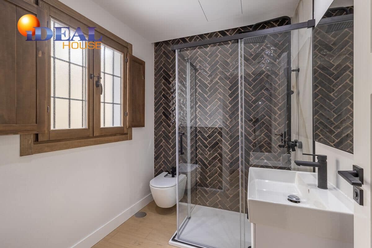 2 bedroom Flat for sale in Granada city - € 332,000 (Ref: 9434513)