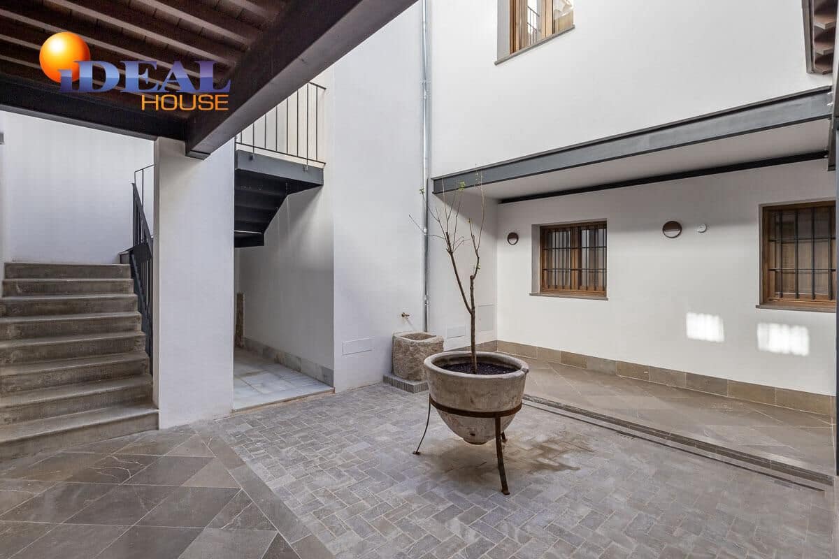 2 bedroom Flat for sale in Granada city - € 332,000 (Ref: 9434513)