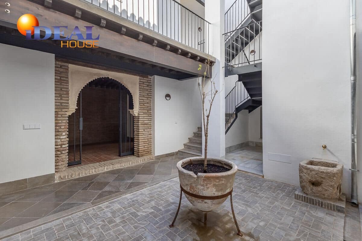 2 bedroom Flat for sale in Granada city - € 332,000 (Ref: 9434513)