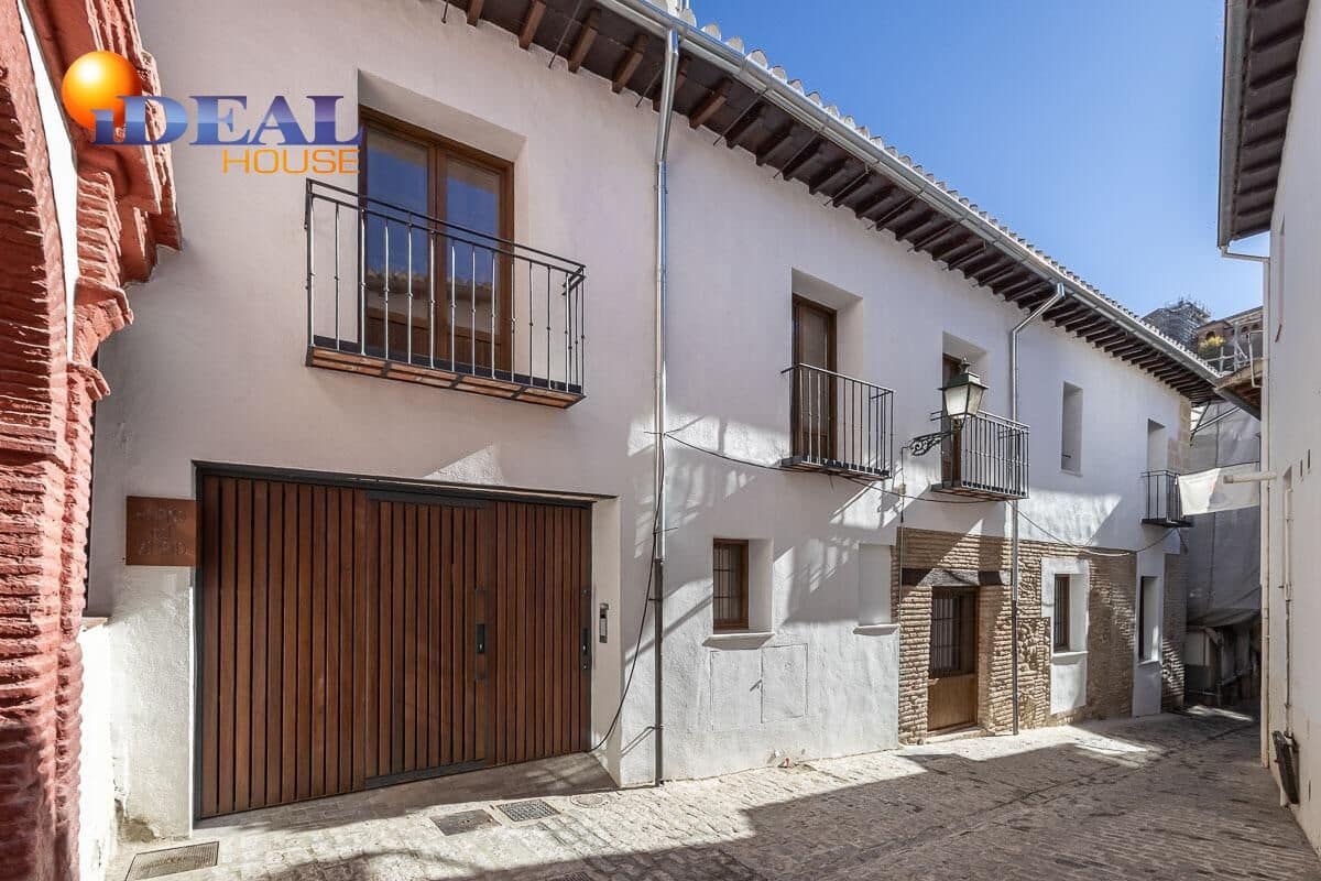 2 bedroom Flat for sale in Granada city - € 332,000 (Ref: 9434513)