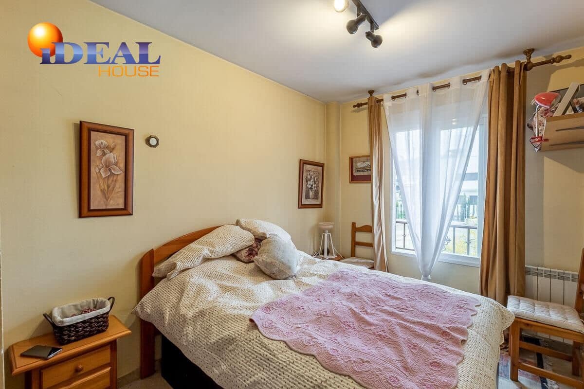 4 bedroom Townhouse for sale in Huetor Vega with garage - € 439,000 (Ref: 9434514)