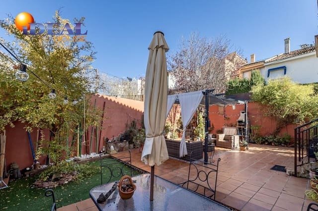 4 quarto Casa em Banda para venda em Huétor Vega com garagem - 439 000 € (Ref: 9434514)