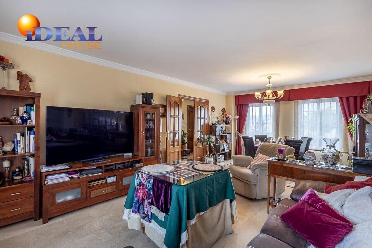 4 bedroom Townhouse for sale in Huetor Vega with garage - € 439,000 (Ref: 9434514)